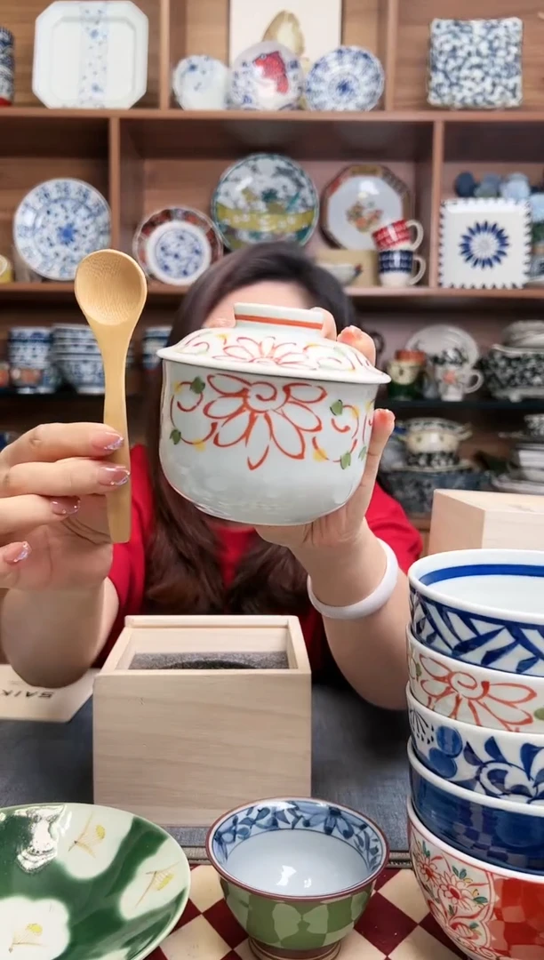 【闪购商品】瓷片献上锦炖盅木盒装  赤绘唐草