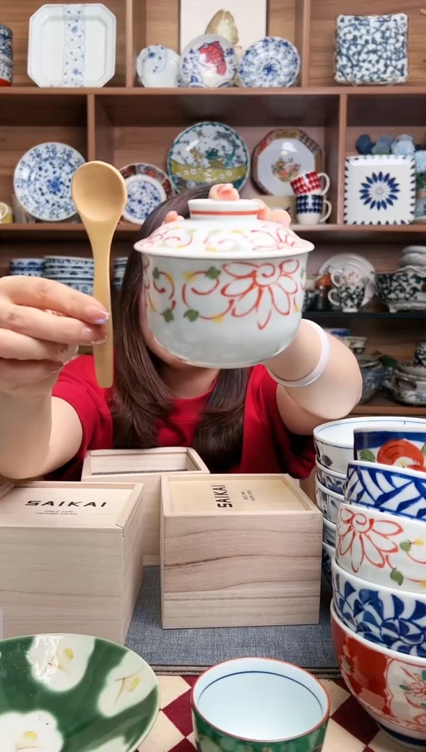 【闪购商品】瓷片献上锦炖盅木盒装 赤绘唐草