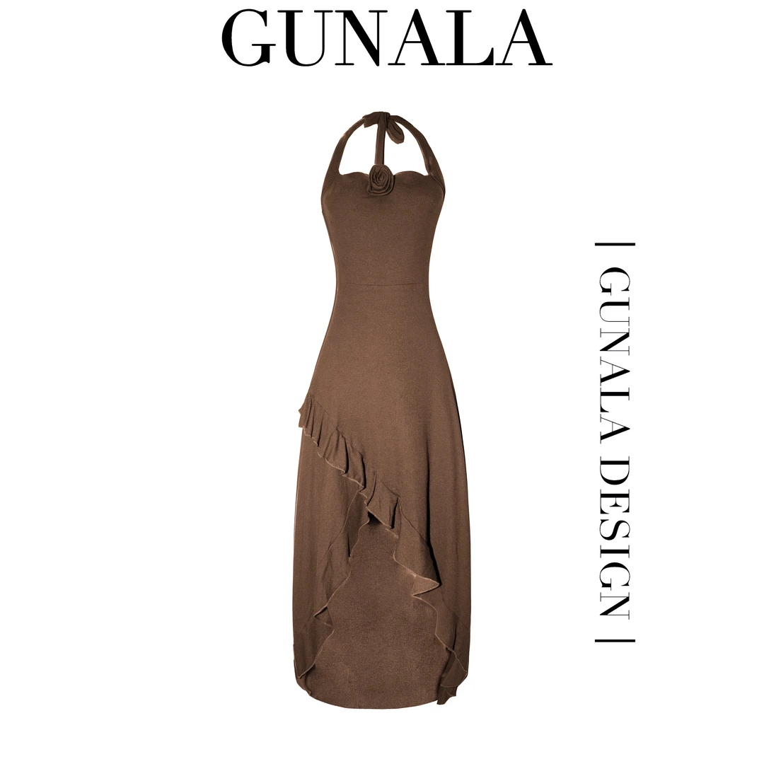 GUNALA DESIGN带玫瑰花胸针多种穿法微胖遮肉显瘦吊带裙E05