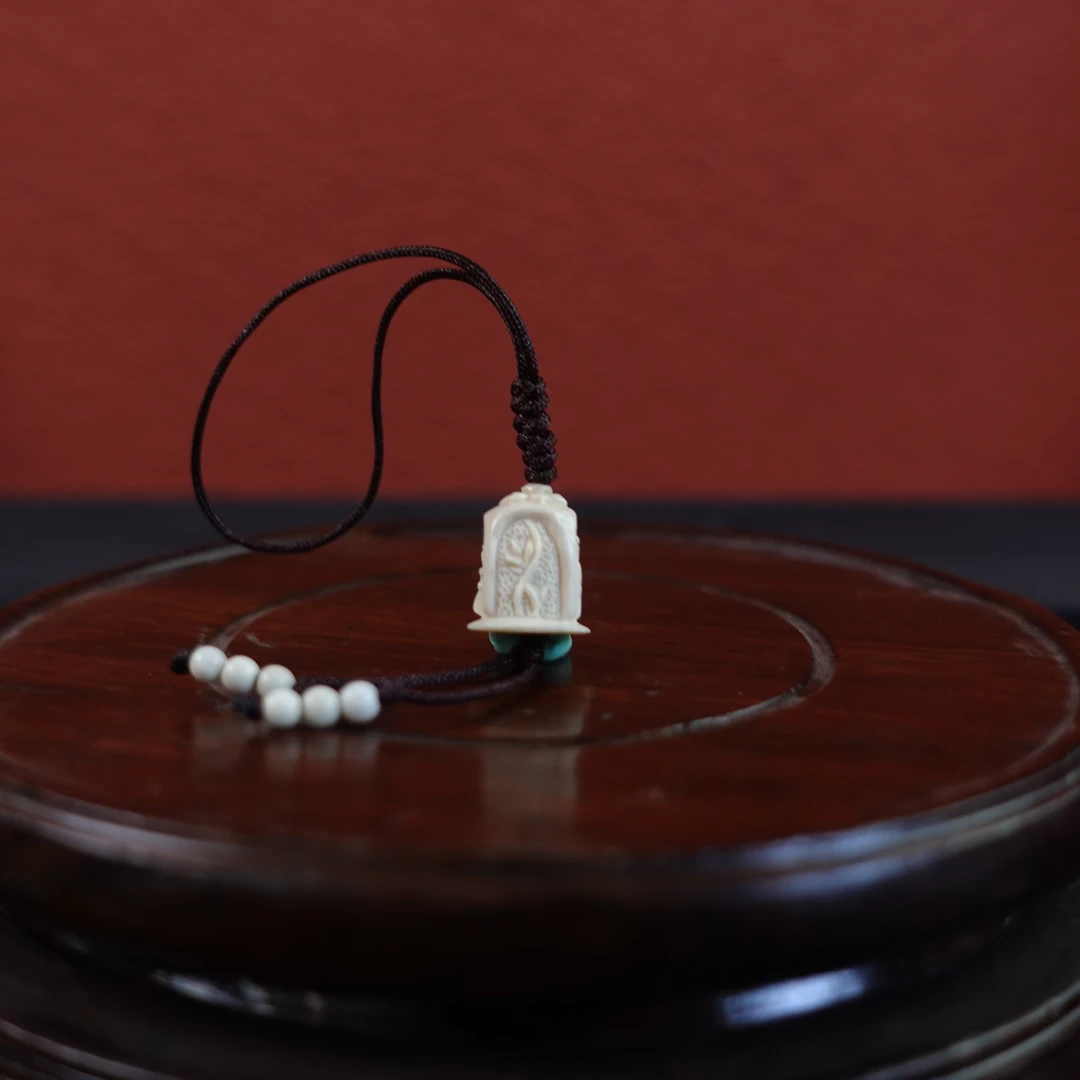 李茜(省大) 猛犸牙四君子挂件 Y751