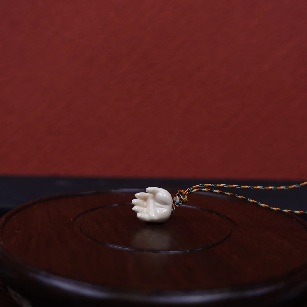 胡北(省大) 猛犸牙招财手挂件 Y561