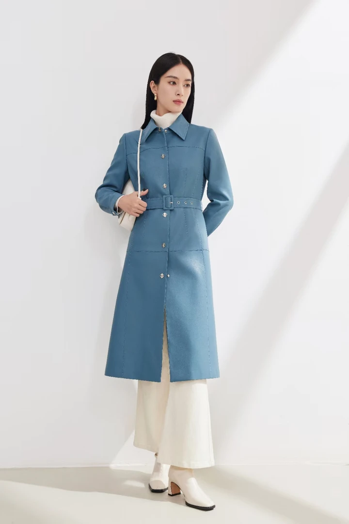 迪图加厚暖冬知性穿搭长款方领蛋白皮风衣款外套气质蓝色时尚女士