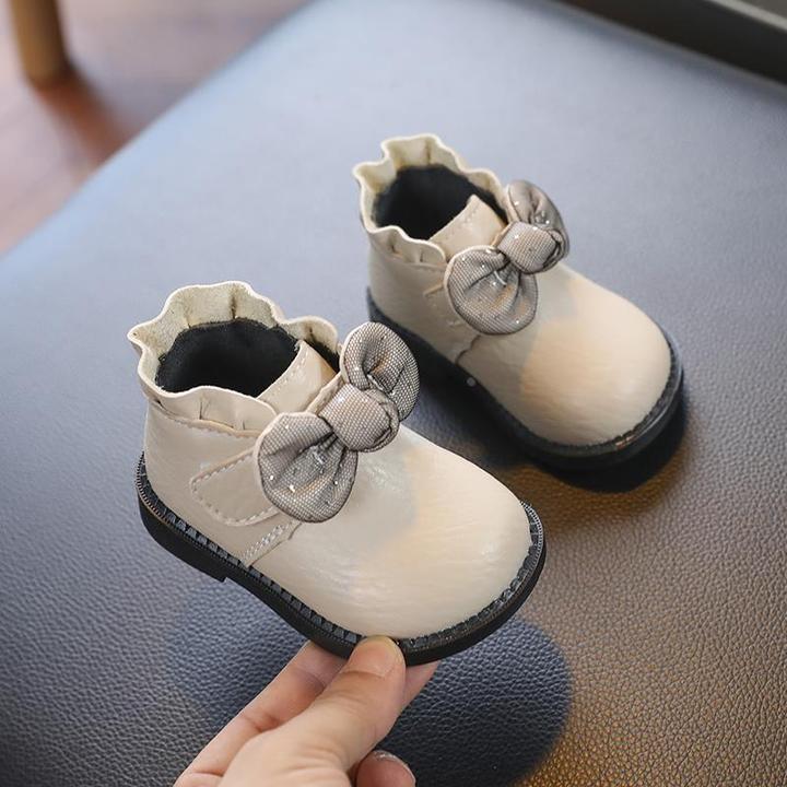 马丁靴2024秋冬加绒公主靴女宝宝短靴软底学步鞋婴幼儿小皮鞋