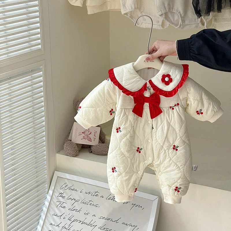 婴儿冬装连体衣小月龄女宝宝加绒保暖哈衣冬季外出服夹棉爬服外套