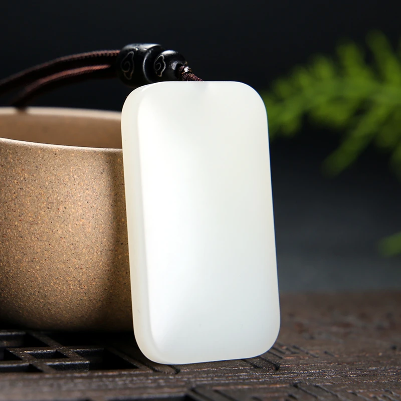 和田玉男女款羊脂玉面包无事牌吊坠玉石精美挂件可做生日节日礼物