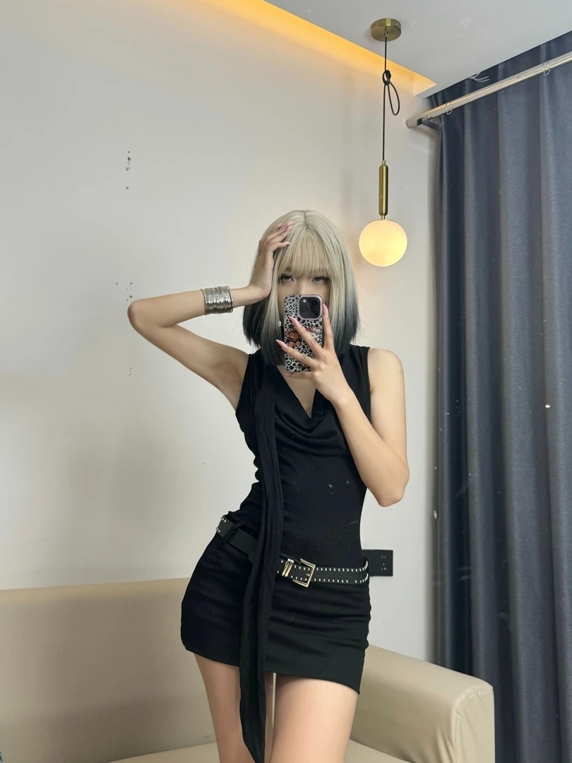 美式辣妹连衣裙女夏季设计感小众修身纯欲气质高级黑色包臀裙子