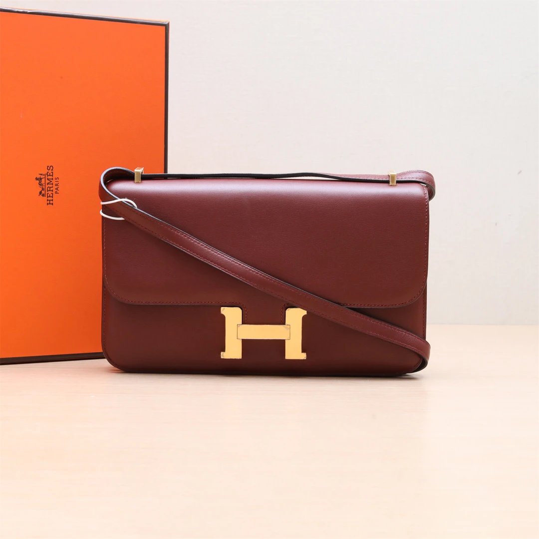 99新 Hermes/爱马仕 小花6娜P22482922755爱马仕红 金扣