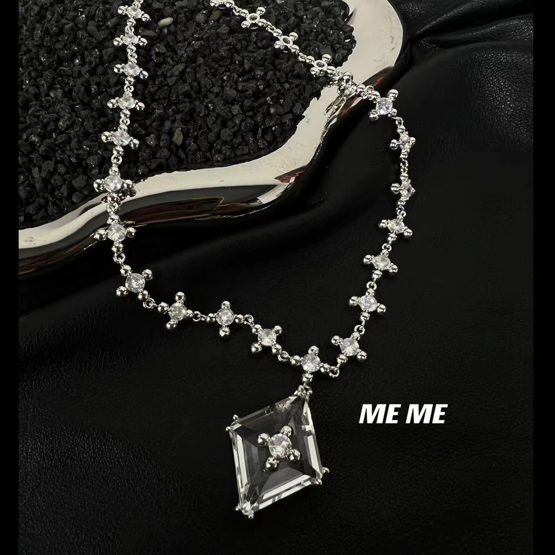 铜合金合成锆石项链 小众轻奢时尚百搭设计感坠链 高级感项链