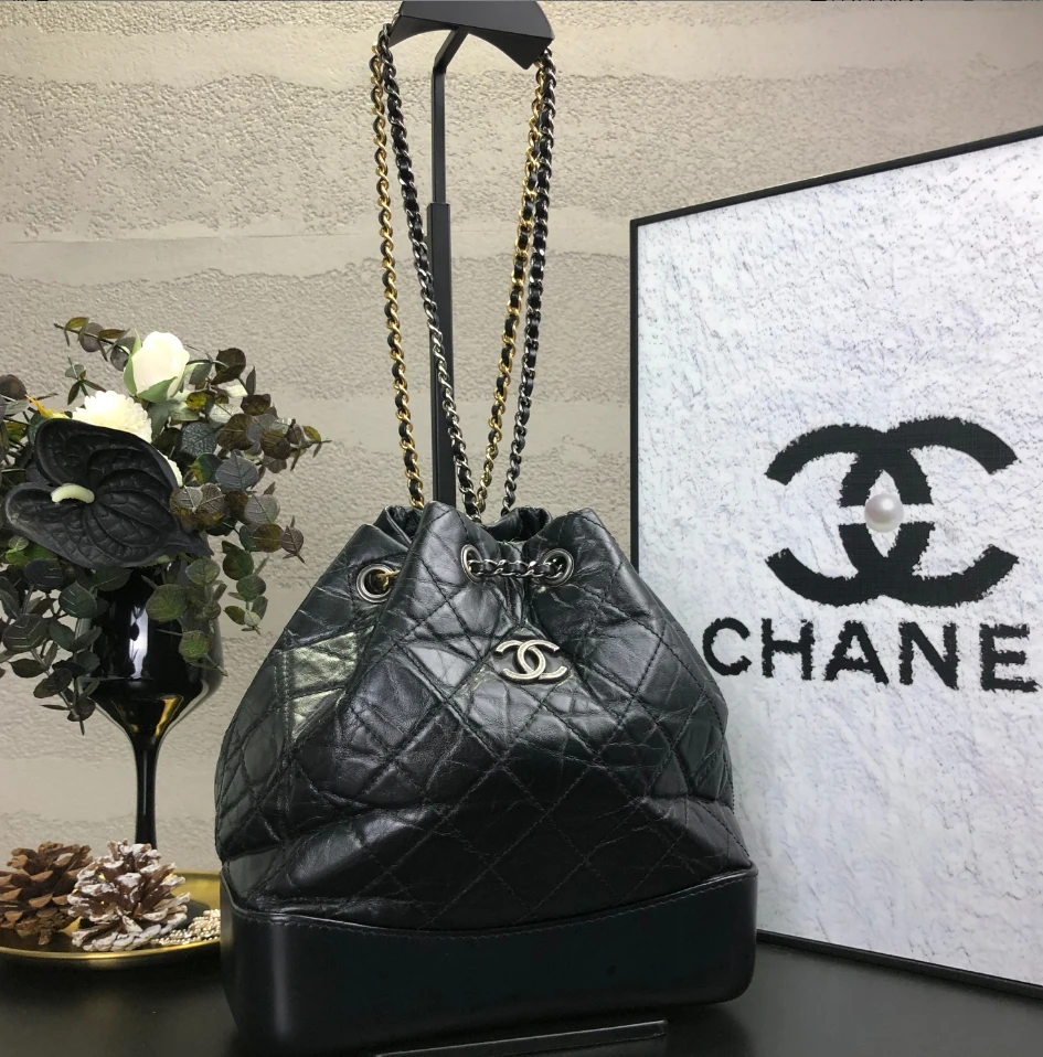 95新 Chanel/香奈儿 香奈儿流浪黑金小号双肩包 24开 底长20