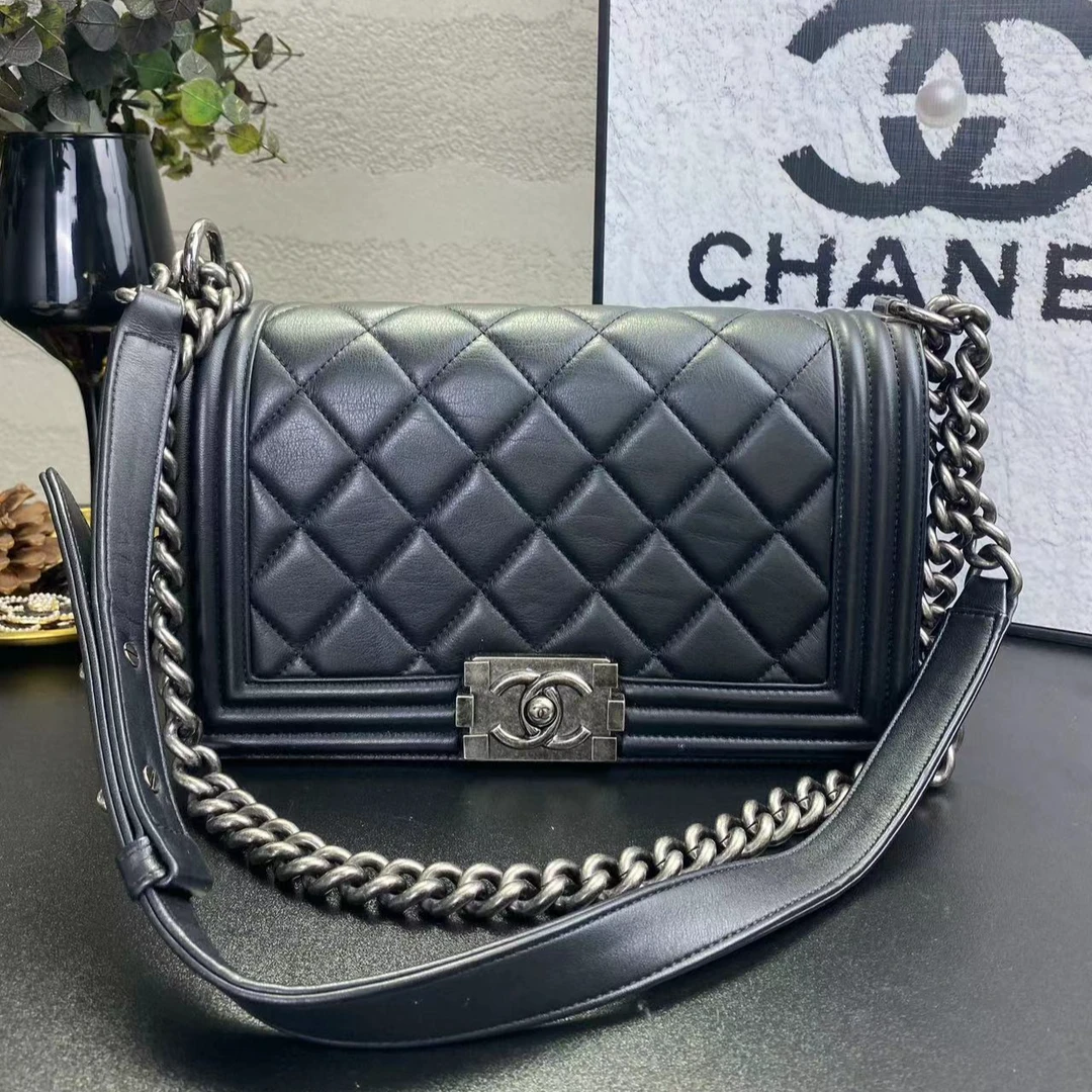 95新 Chanel/香奈儿 leboy黑银中号斜挎链条包 底长25 19开