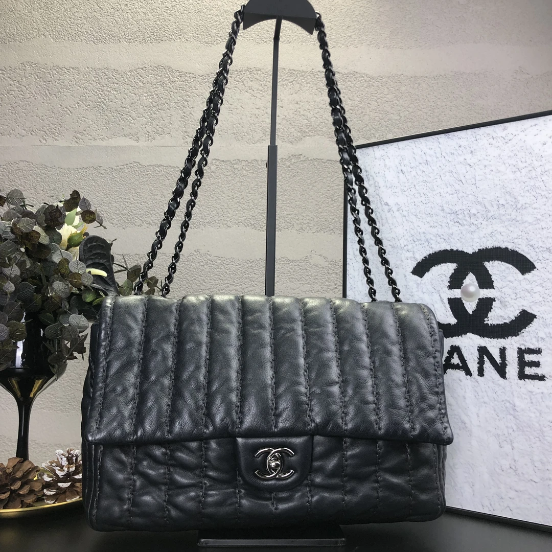 95新 Chanel/香奈儿 黑银竖纹外缝线单肩斜挎包 底长30 15开带卡