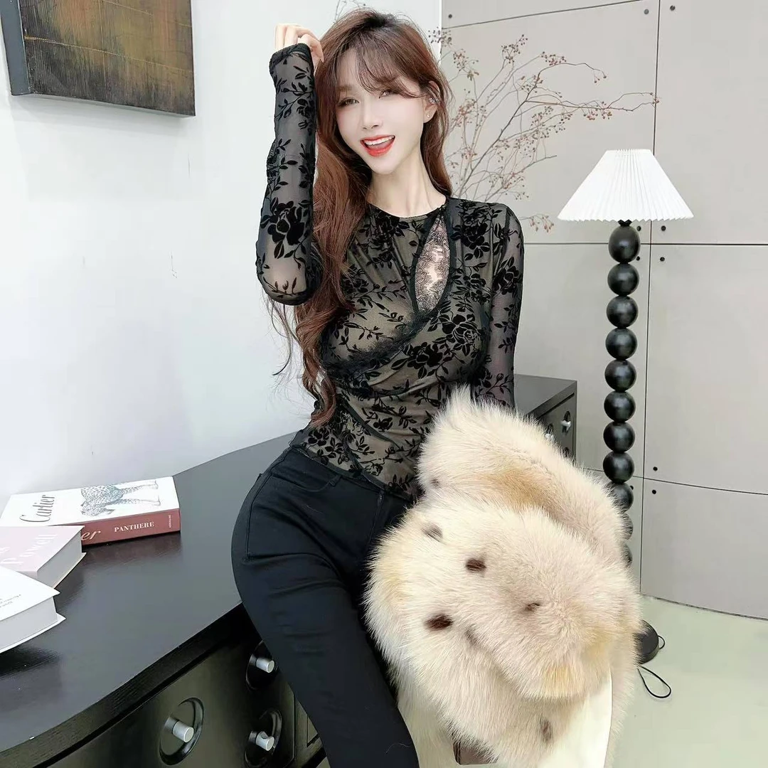 《轻熟御姐》加绒镂空蕾丝提花打底衫 （衣长48）（#8358）