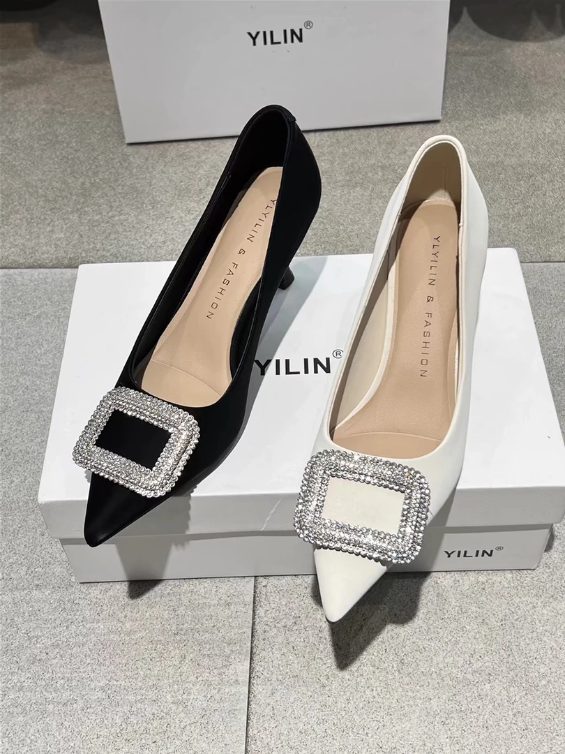 好看推荐～～~高跟鞋女细跟2025 新款名媛气质尖头浅口通勤方扣单鞋