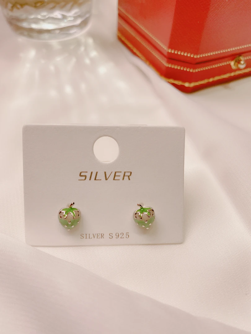 铜合金耳饰 百搭草莓耳钉