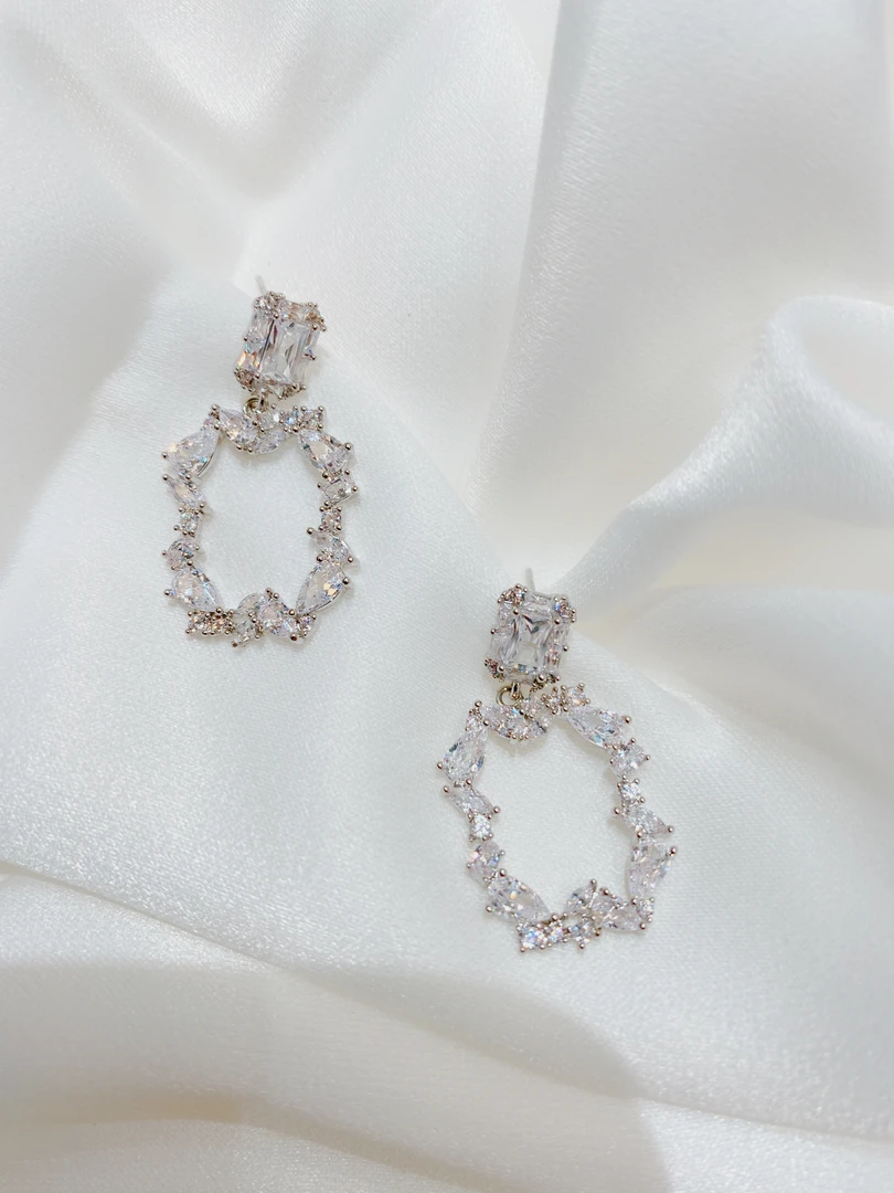 铁合金耳饰 施华洛钻时尚轻奢耳钉