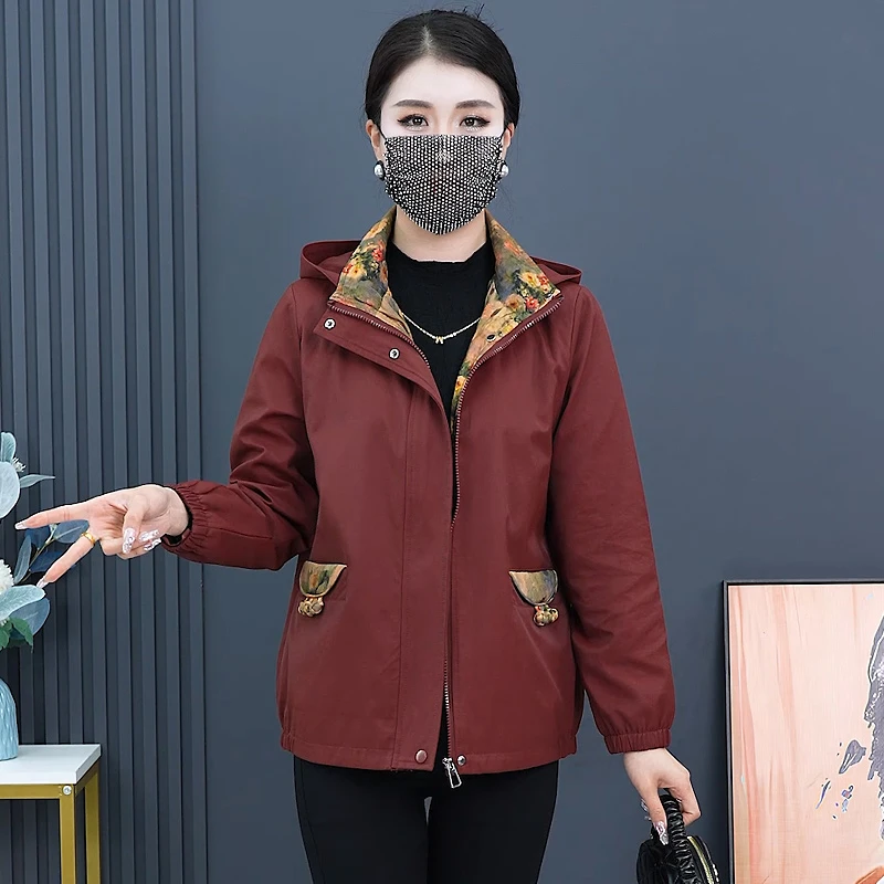 长袖短外套女连帽大码休闲中老年连帽宽松2024春秋新款妈妈装夹克