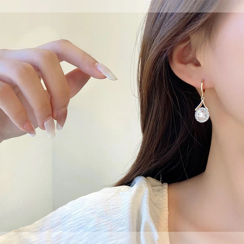 铜合金合成锆石耳饰 【D78】气质百搭轻奢高级感简约耳钉 LY0104