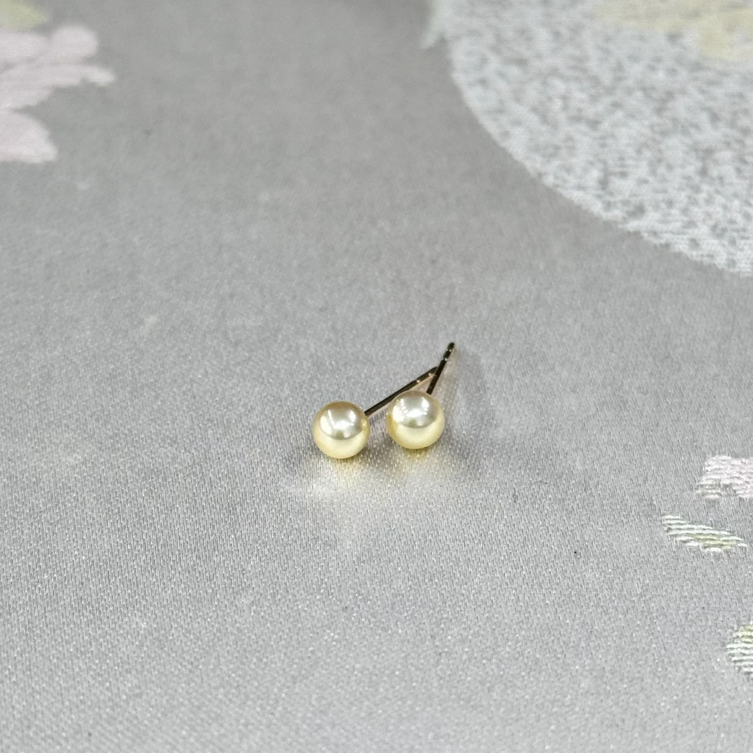 akoya羽黄金素钉 3.5-4mm 18k金