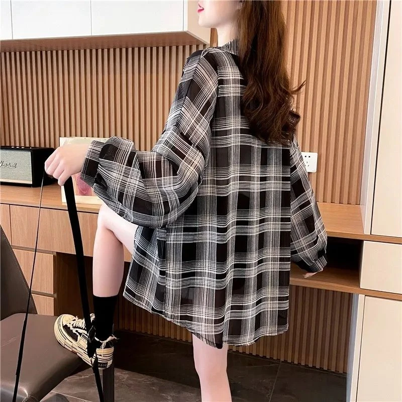 防晒衣服女夏季薄款外套2025新款中长款宽松百搭长袖雪纺格子衬衣