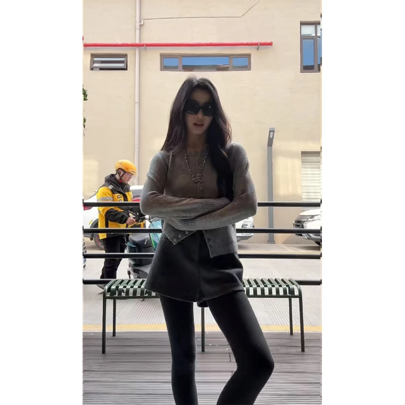 2025秋季新款韩系时尚设计感单排扣修身显瘦针织开衫高腰休闲短裤