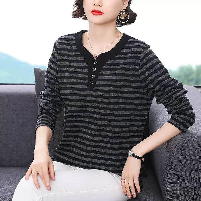 妈妈装2025春秋季纯棉条纹长袖T恤中老年宽松大码加肥加大码上衣
