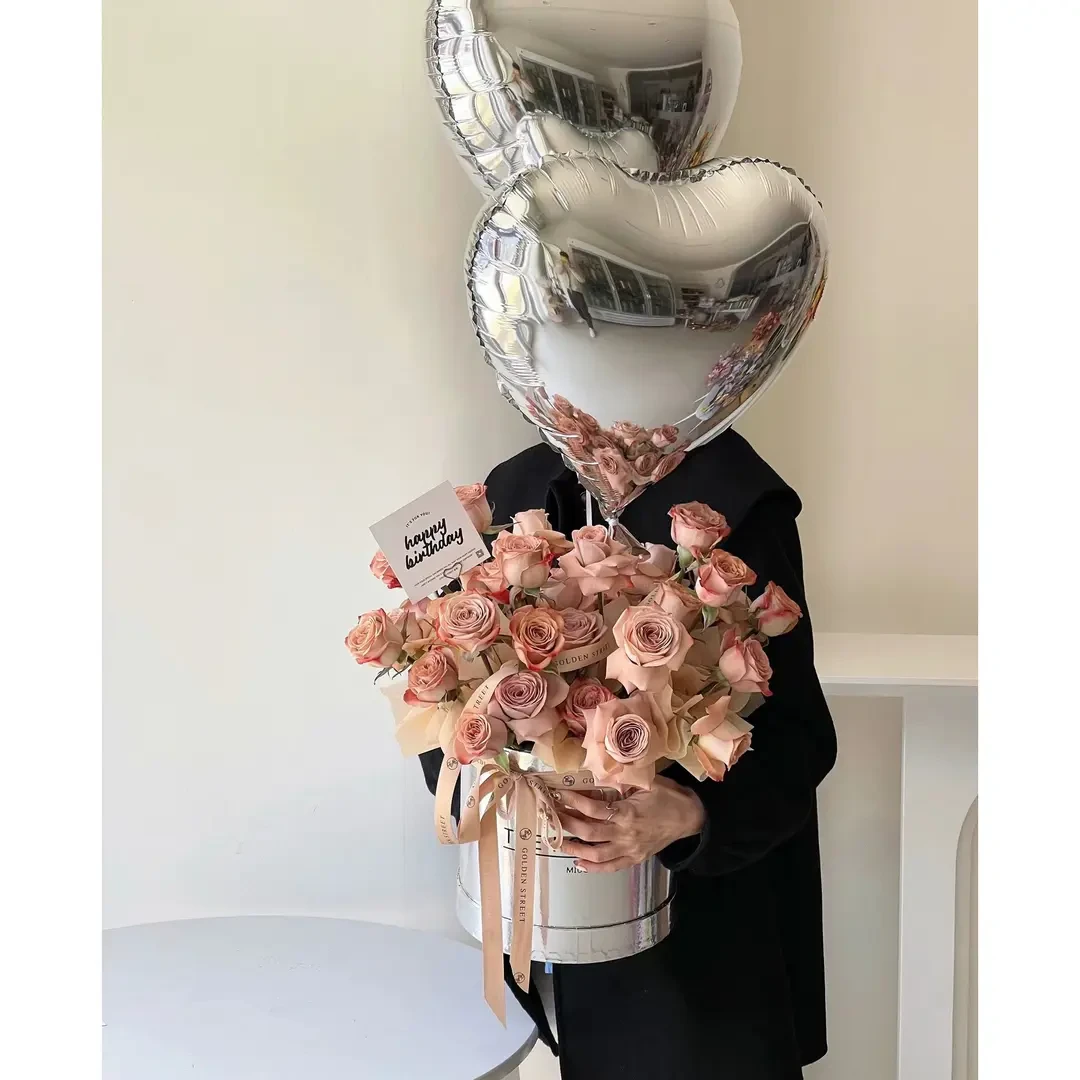 【惊喜礼物】气球抱抱桶卡布奇诺玫瑰花鲜花同城速递生日送女友订购