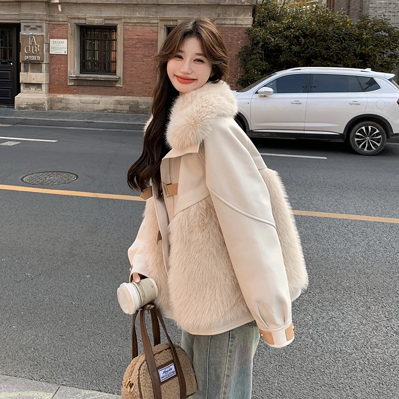 米杏色毛呢拼接显瘦短款羽绒服2025冬季新款时尚保暖毛茸茸外套女
