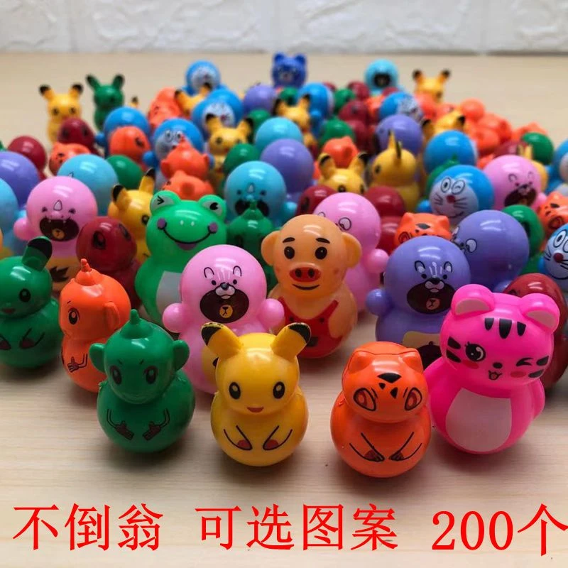 网红爆款卡通不倒翁皮卡丘叮当猫小玩具口袋玩具青年休闲怀旧赠品