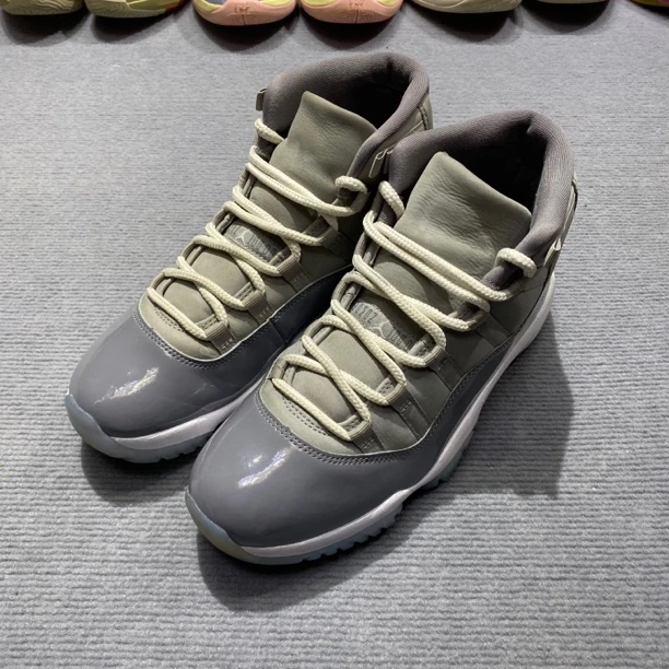AJ11酷灰 鞋码44/95新原盒/公价1895 CT8012-005