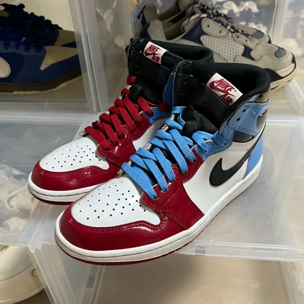 AJ1警灯漆皮 鞋码42/9新原盒/公价1269 CK5666-100