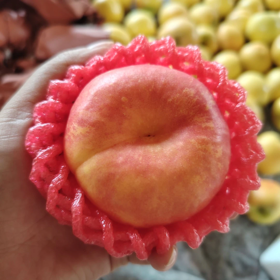 山东蒙阴彩虹油蟠桃大果自家果园现摘现发香甜多汁整箱包邮