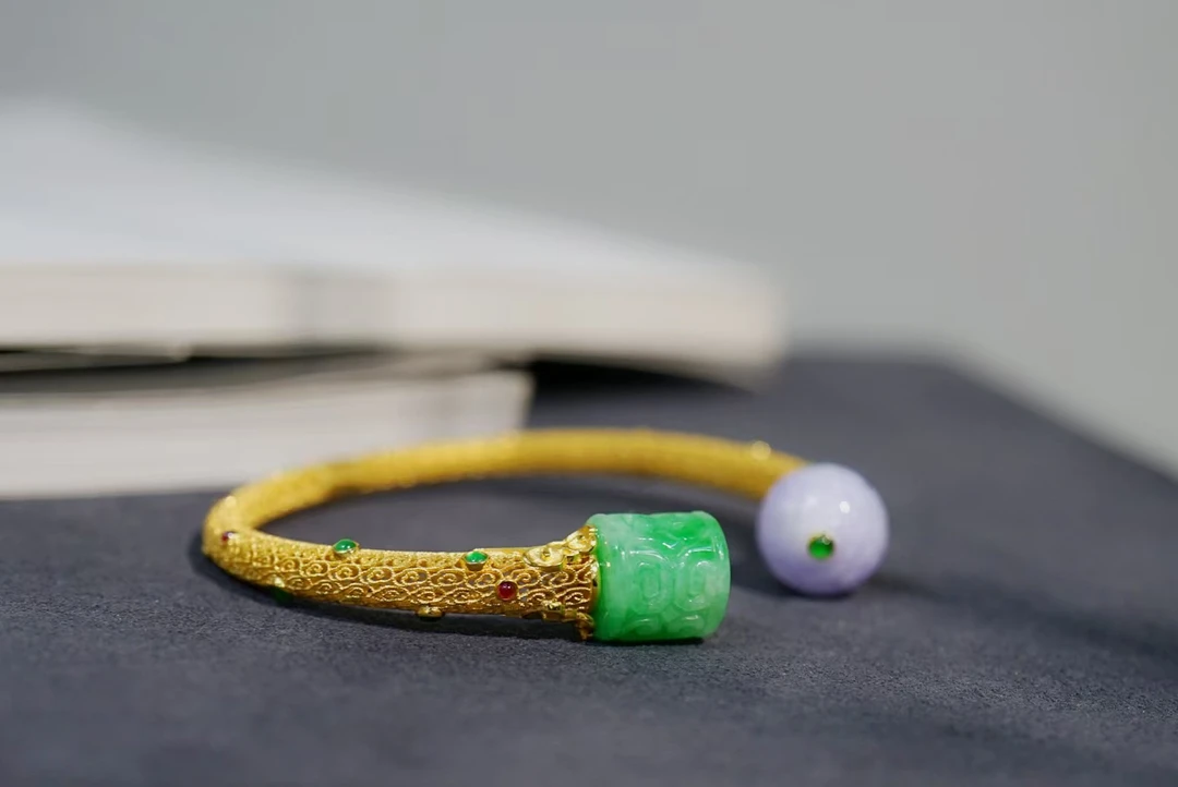 18k金镶嵌翡翠双色珠花丝腕镯