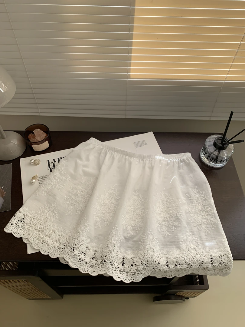 【时尚叠穿】简约韩版秋季时尚百搭刺绣松紧腰纯色叠穿屁帘