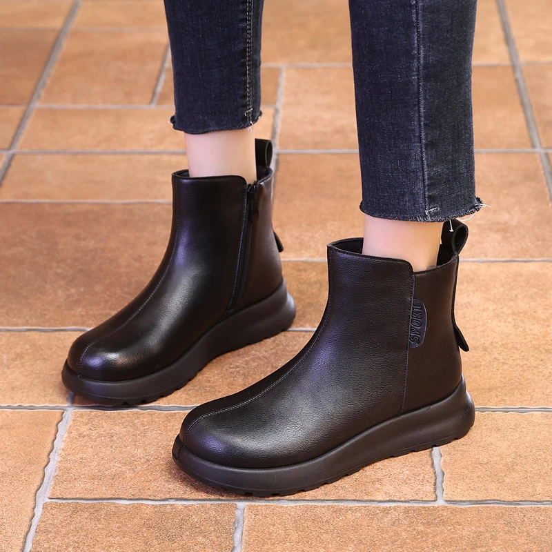 秋冬新款轻质聚氨酯大底圆头侧拉链厚底短靴马丁靴女靴坡跟棉靴