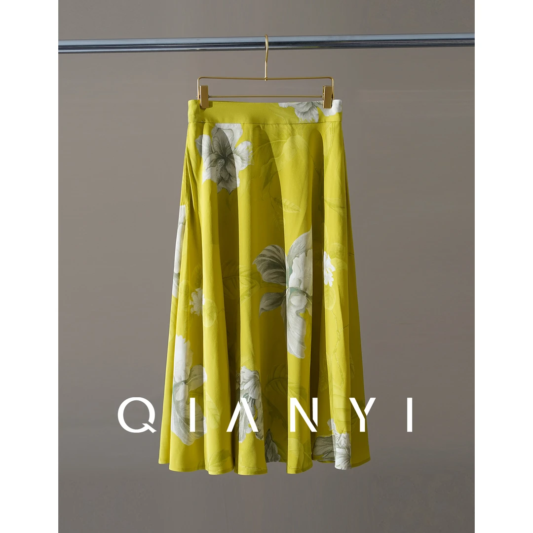 纤屹2024新款夏季轻者醋酸高级感印花碎花显瘦a字遮肚子半身裙