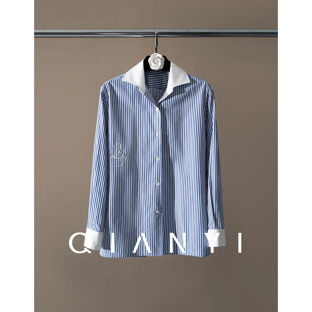 纤屹2024新款秋冬时尚百搭气质蓝白条高级感条纹刺绣高端女装衬衫