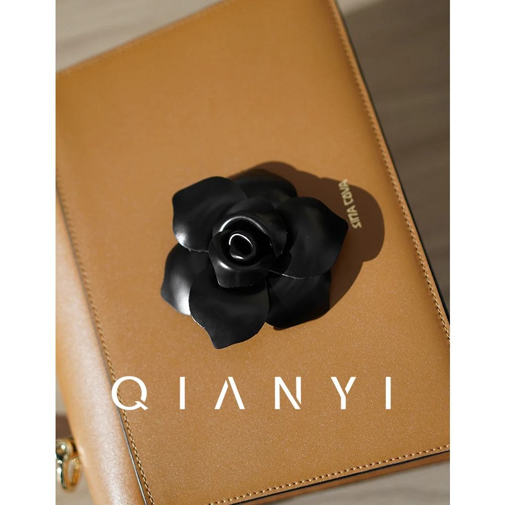 合金皮质胸针 纤屹QIAN_YI 经典百搭法式手工复古优雅黑色胸针