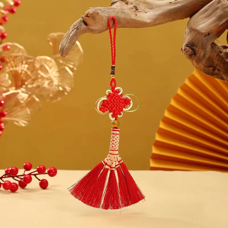 非金属布艺吊坠 扫把挂件中国结红绳手工编织乔迁喜庆挂件