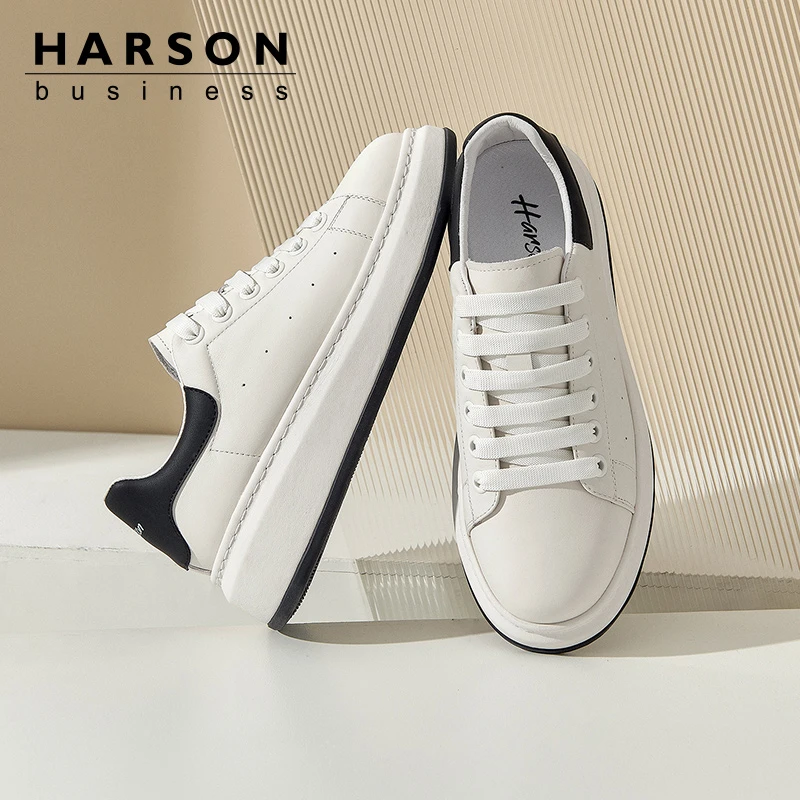 Harson/哈森圆头男士厚底休闲休闲板鞋增高松糕鞋休闲鞋白色秋季