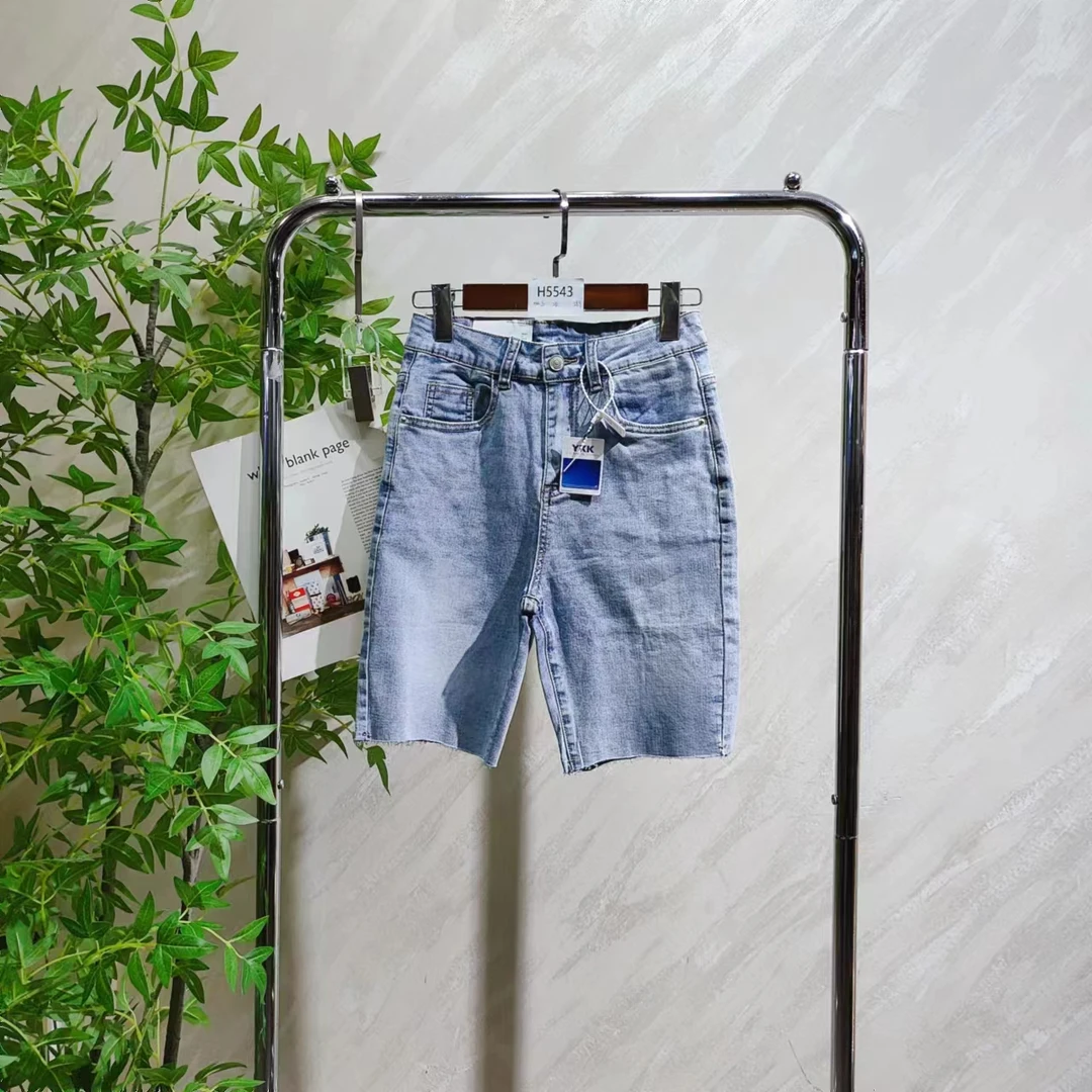 【小云总专享】 女士气质轻奢百搭牛仔短裤H5543