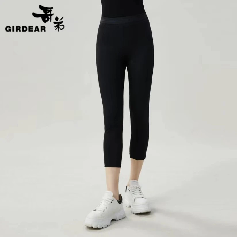 GIRDEAR/哥弟显瘦字母印花七分中腰运动休闲鲨鱼裤1100026