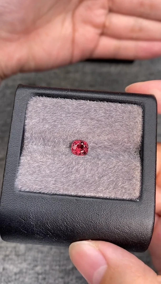 【闪购商品】尖晶石红枕型未镶嵌1ct-A393-1p