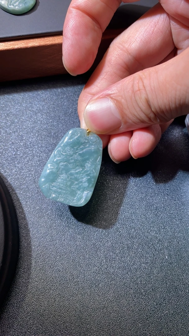 翡翠山水挂件多样性发一