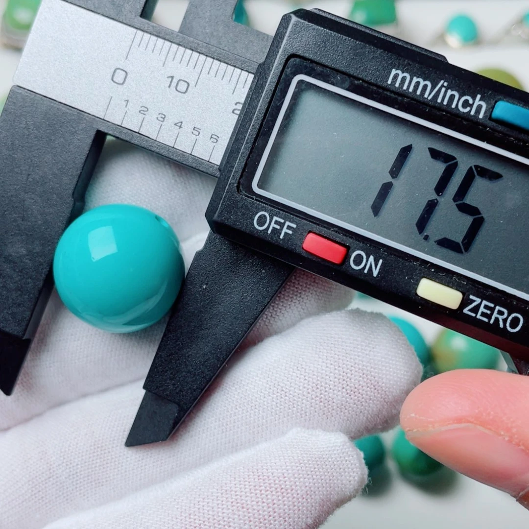 绿松石颈饰未镶嵌