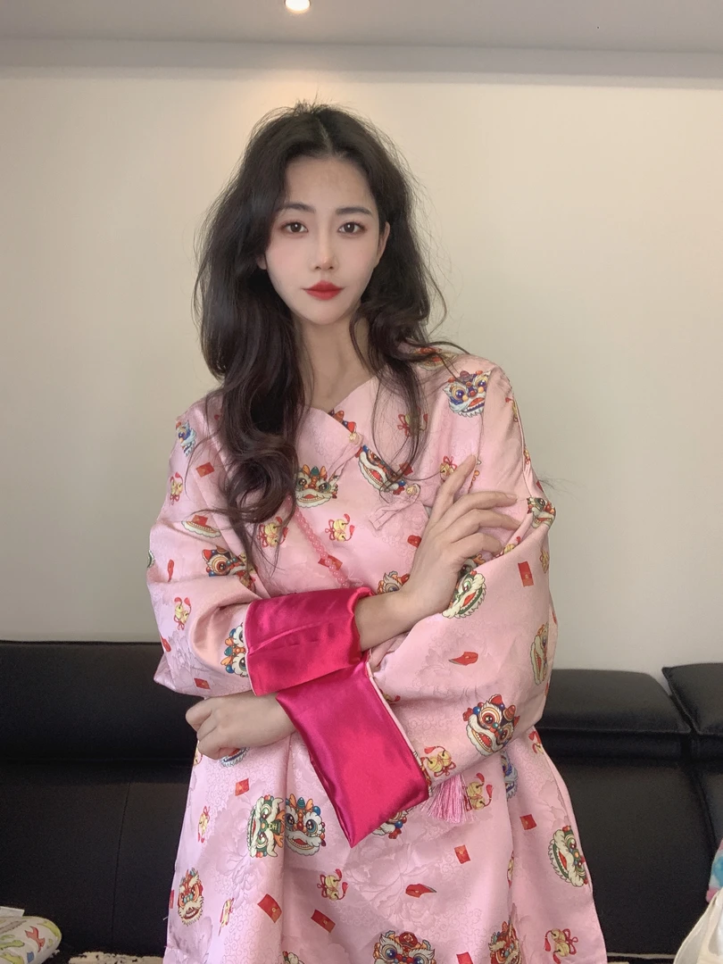 九月  ‌ 粉色醒狮外套   新款冬款新中式提花织锦大板外套