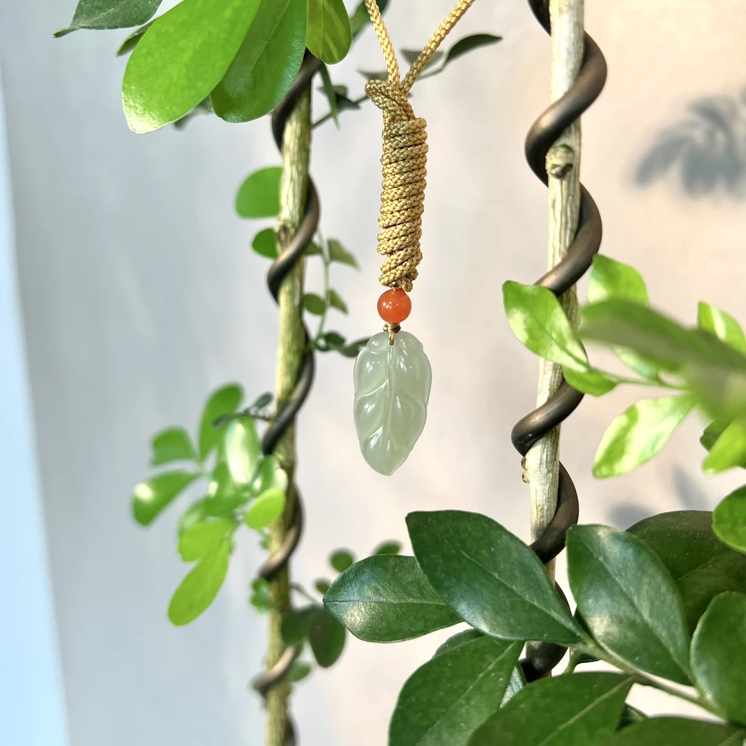 【玖珑珠宝】和田玉浅湖水金枝玉叶吊坠