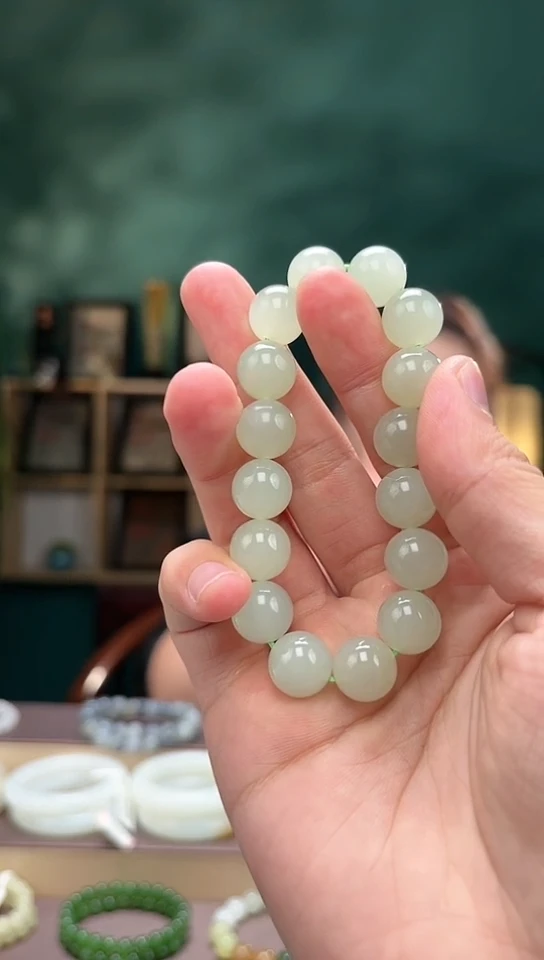 【闪购商品】和田玉手串未镶嵌卡12手串