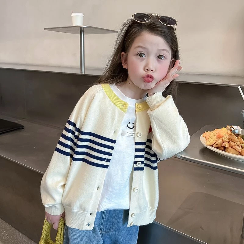 女童开衫2025春季新款毛衣爱心条纹儿童针织上衣中大童外套秋季