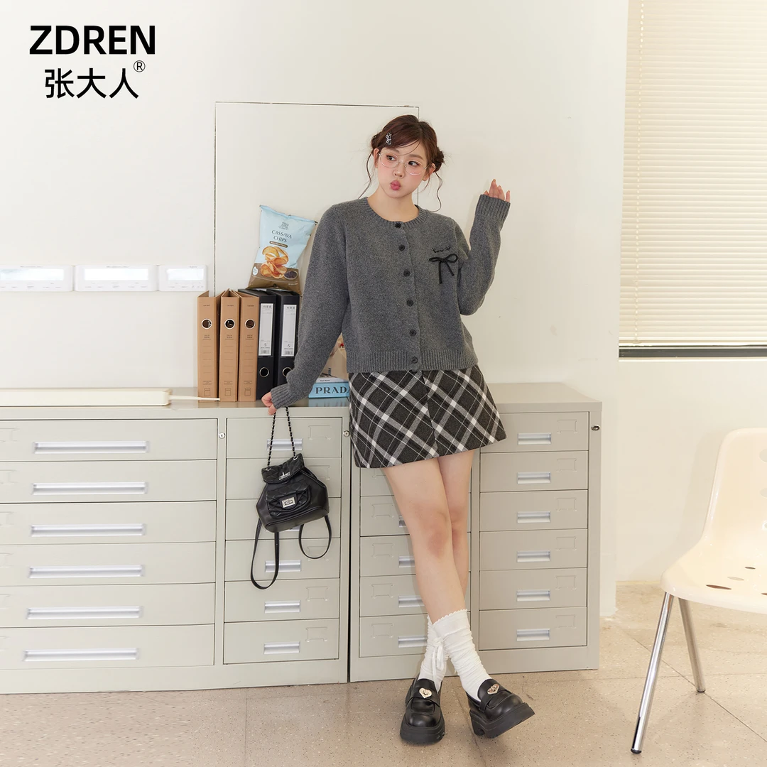 张大人冬暮街角大码女装学院风蝴蝶结针织毛衣开衫格纹毛呢半裙