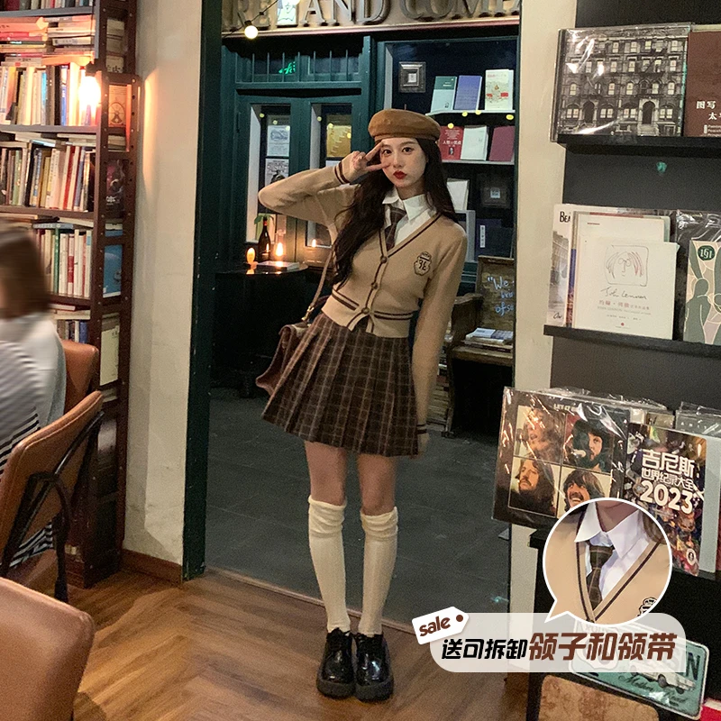 张大人大码微胖妹妹显瘦套装女学院风温柔奶乖针织上衣格纹百褶裙